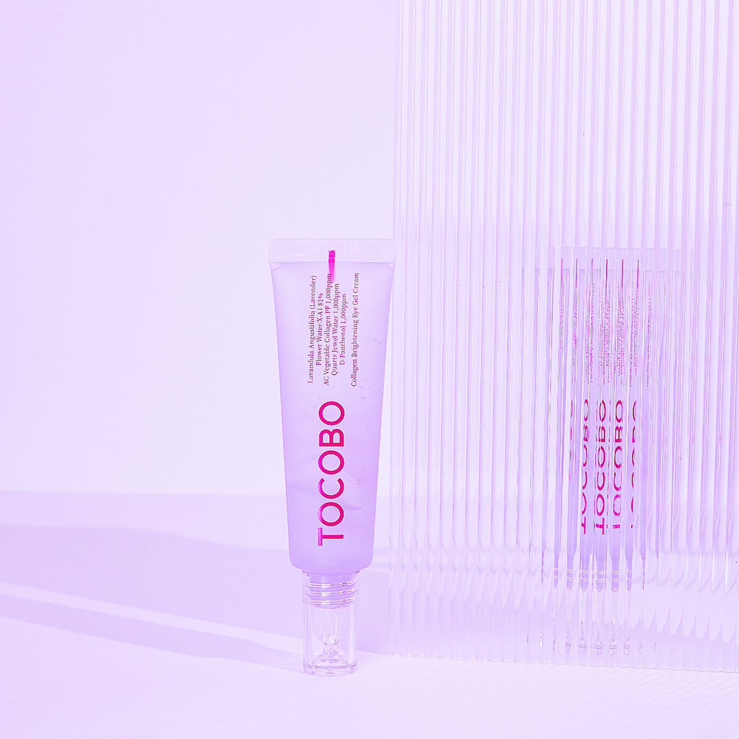 Gel yeux Tocobo, tube translucide lilas, reflets graphiques, packaging coréen, composition moderne