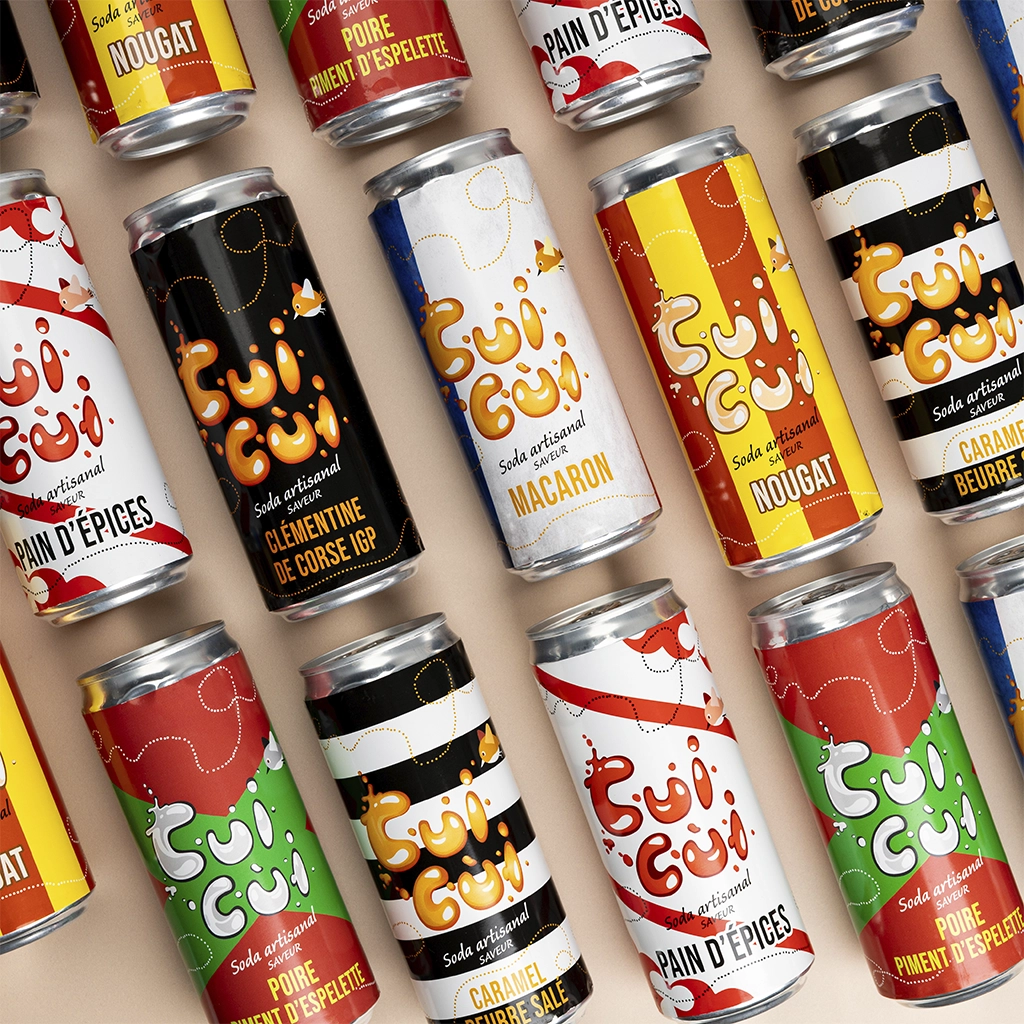 Collection sodas artisanaux Cui Cui : photo flatlay, toutes saveurs alignées en grille.
